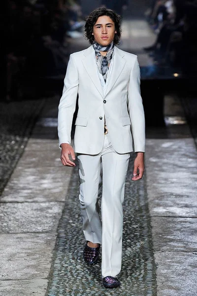 Look 34